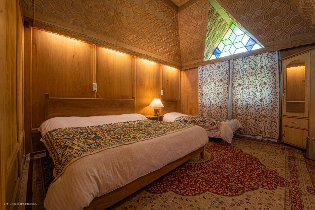 Khilona Luxury Heritage Houseboats Srinagar  Ngoại thất bức ảnh