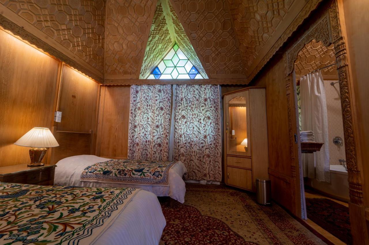 Khilona Luxury Heritage Houseboats Srinagar  Ngoại thất bức ảnh