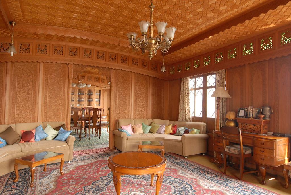 Khilona Luxury Heritage Houseboats Srinagar  Ngoại thất bức ảnh