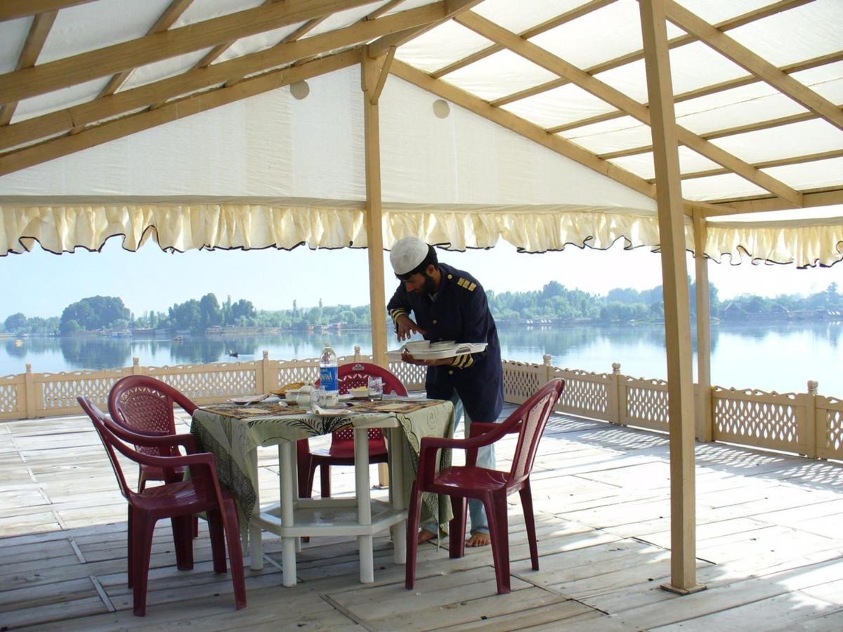 Khilona Luxury Heritage Houseboats Srinagar  Ngoại thất bức ảnh