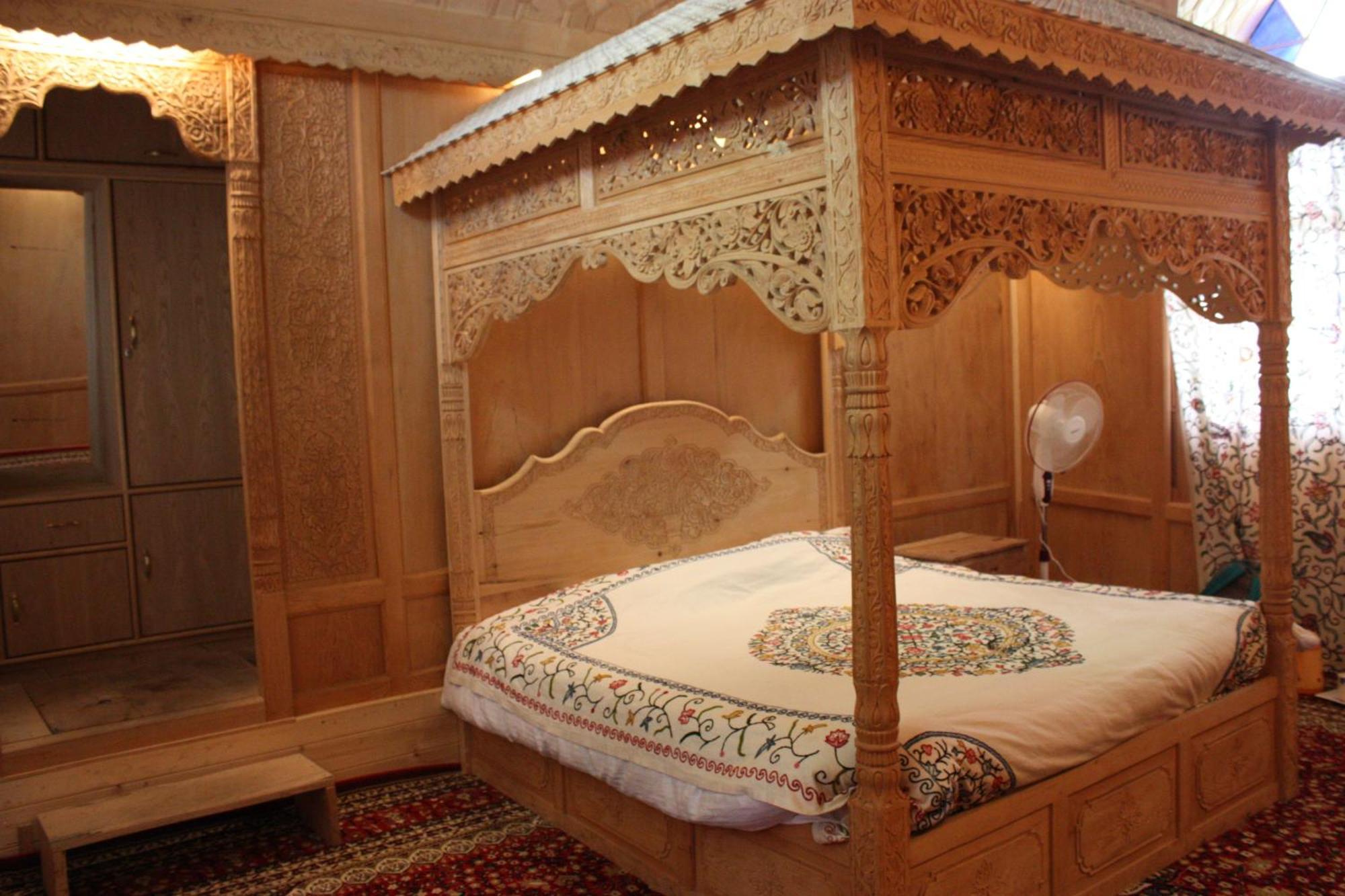 Khilona Luxury Heritage Houseboats Srinagar  Ngoại thất bức ảnh