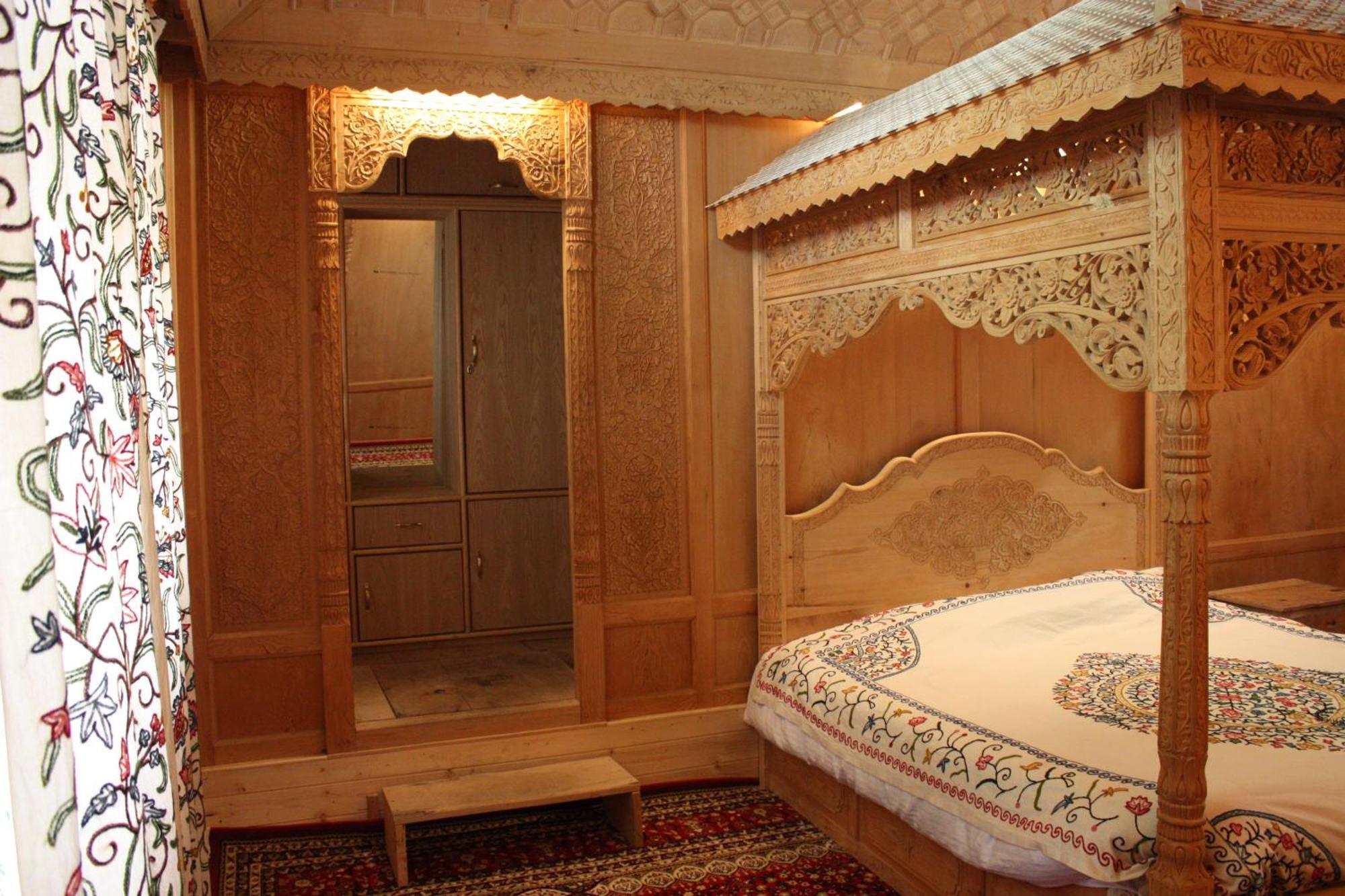 Khilona Luxury Heritage Houseboats Srinagar  Ngoại thất bức ảnh